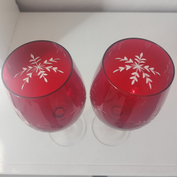 Pier One Vintage Ruby Red Snoflake Etched Glass  Wine Glass Set Of 2 - Picture 2 of 10